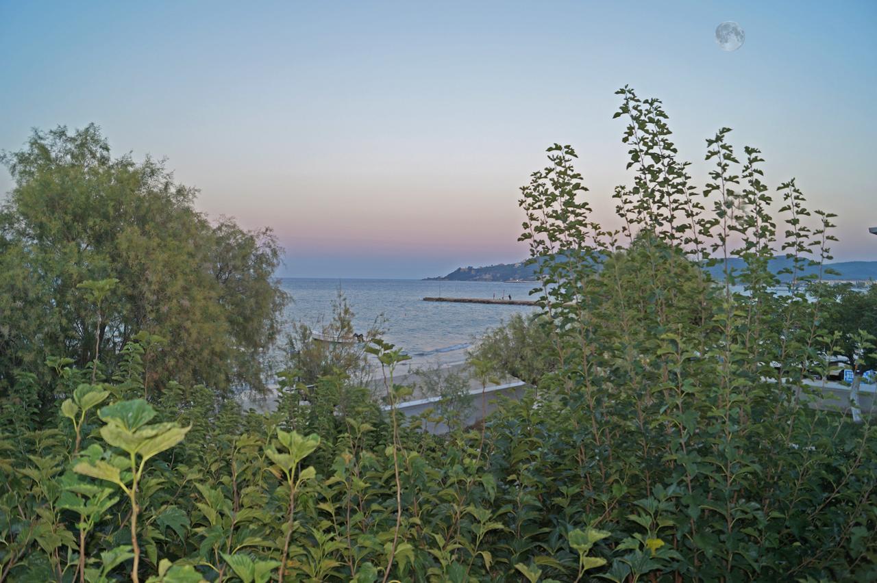 Hotel Lagounaris Beach 2*
